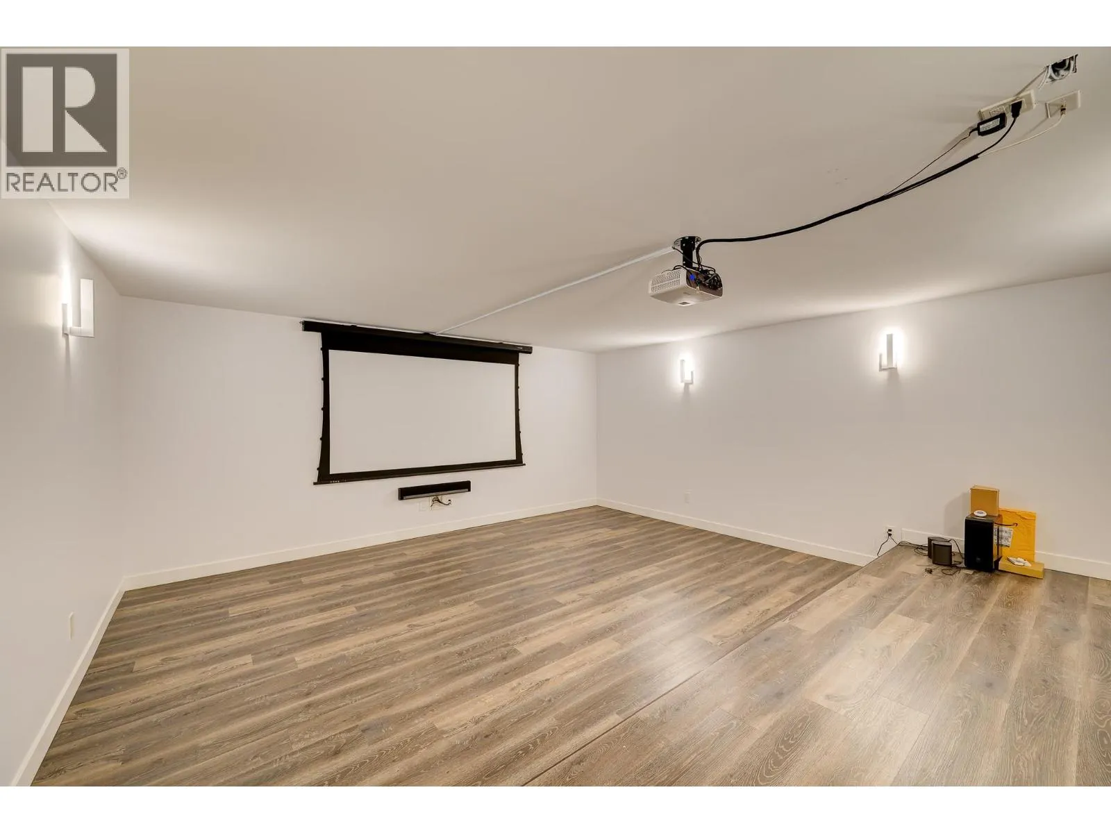 2273 Saddleback Drive