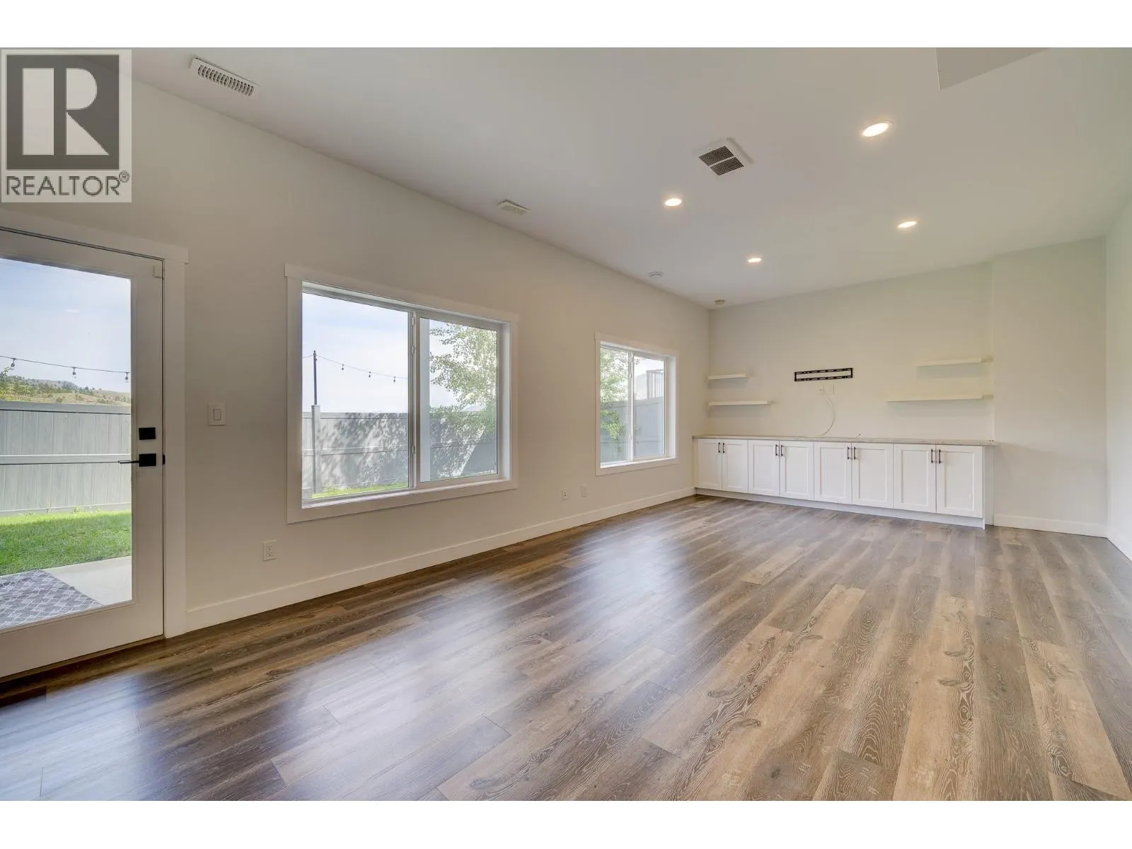 2273 Saddleback Drive