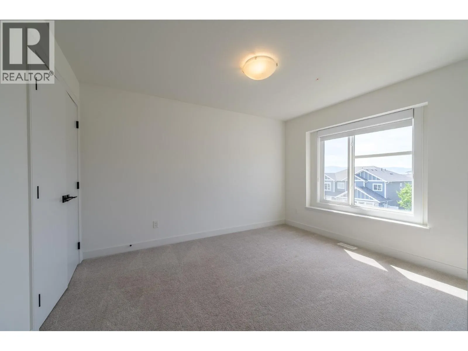 2273 Saddleback Drive