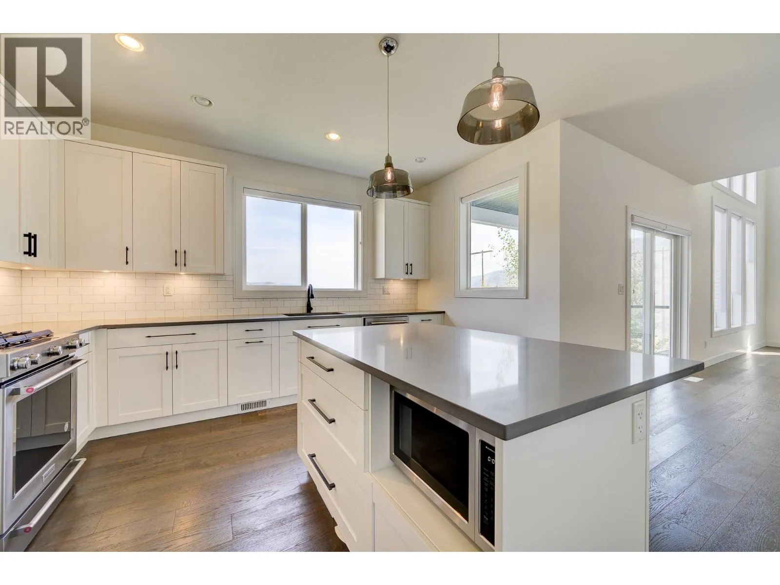 2273 Saddleback Drive