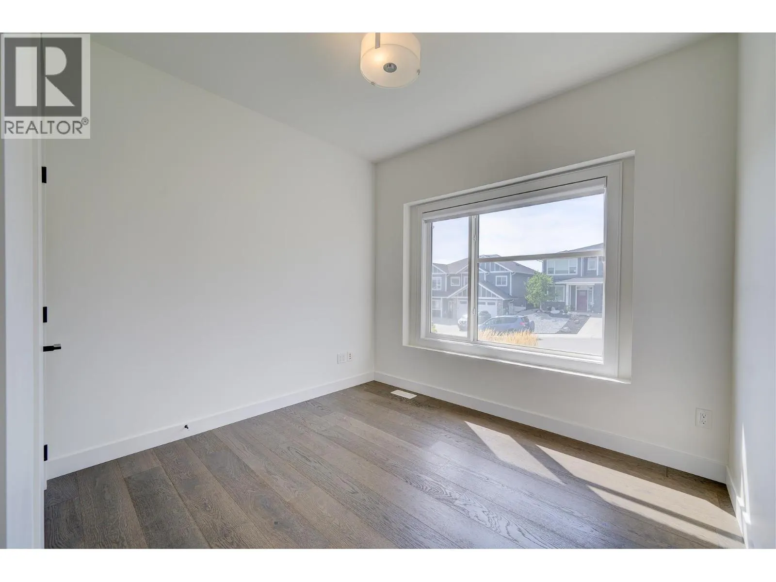 2273 Saddleback Drive