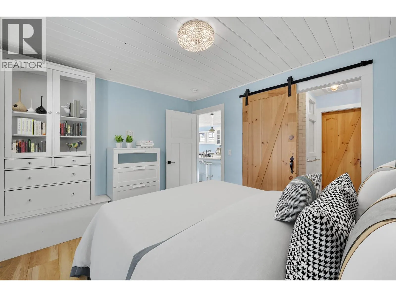 6732 LaPalma Loop Unit# 213