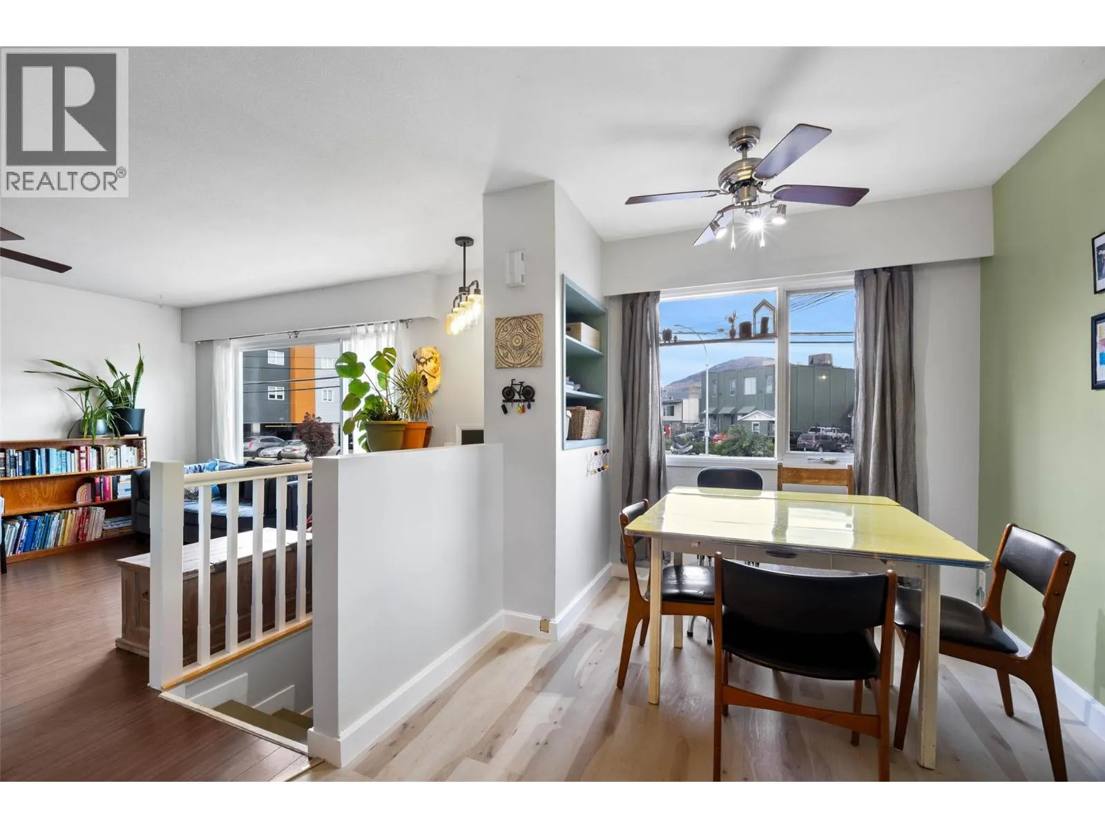 429 MACKENZIE Avenue