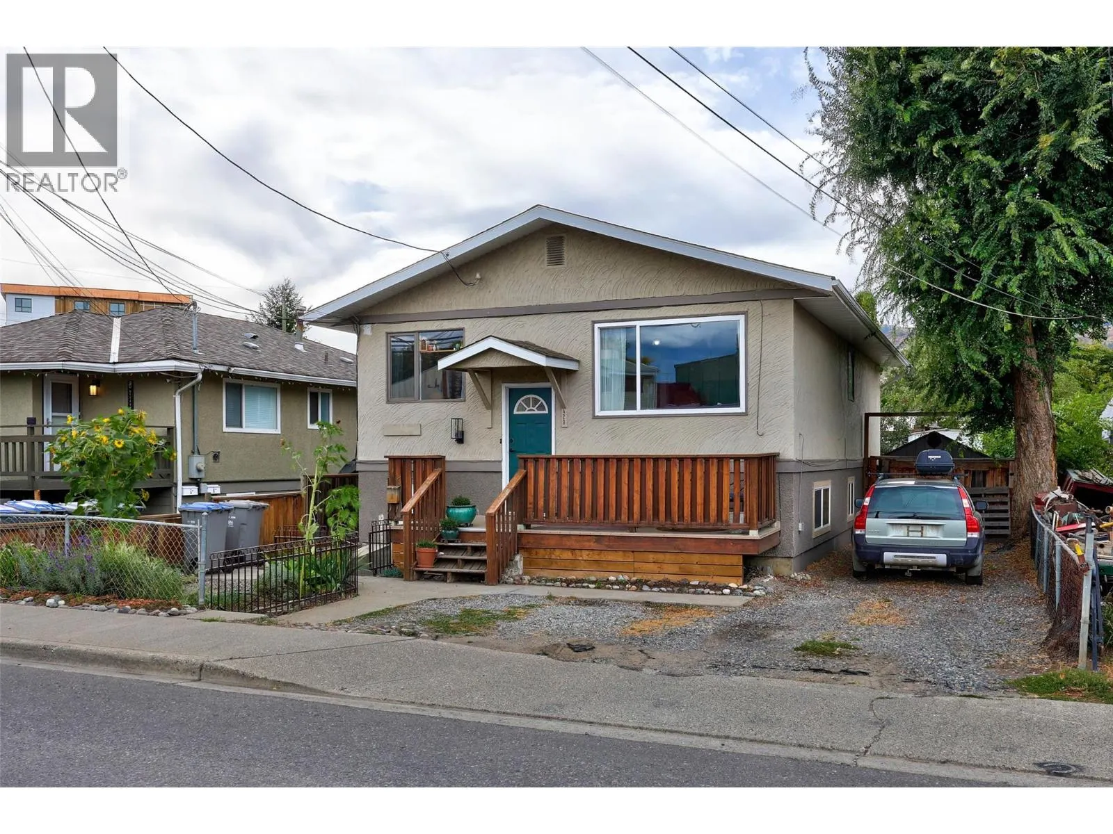 429 MACKENZIE Avenue