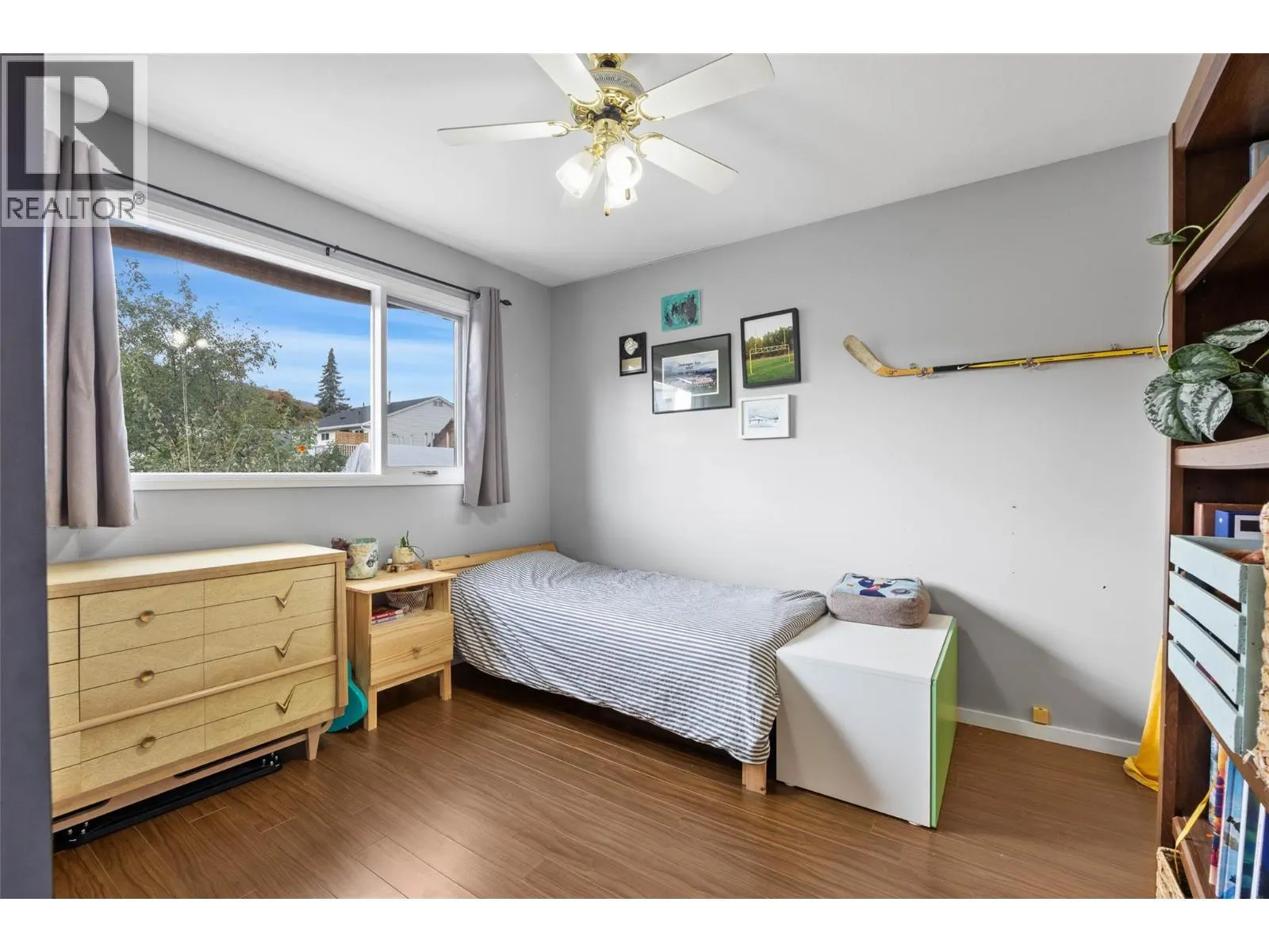 429 MACKENZIE Avenue