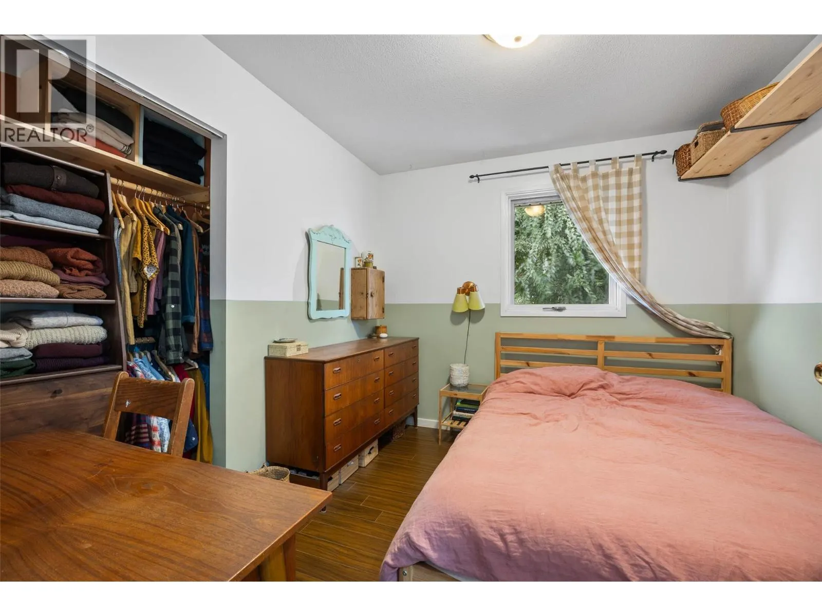 429 MACKENZIE Avenue