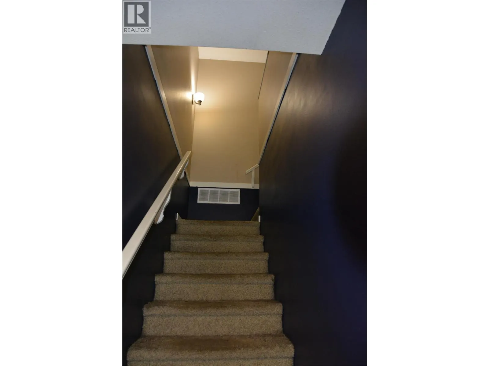 2860 VALLEYVIEW Drive Unit# 25