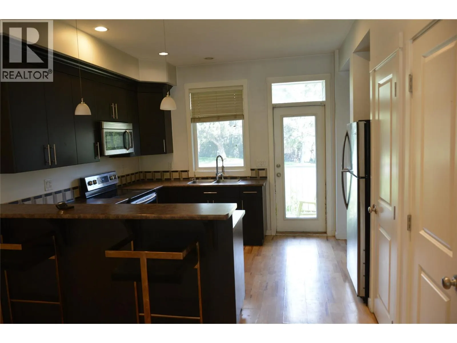 2860 VALLEYVIEW Drive Unit# 25