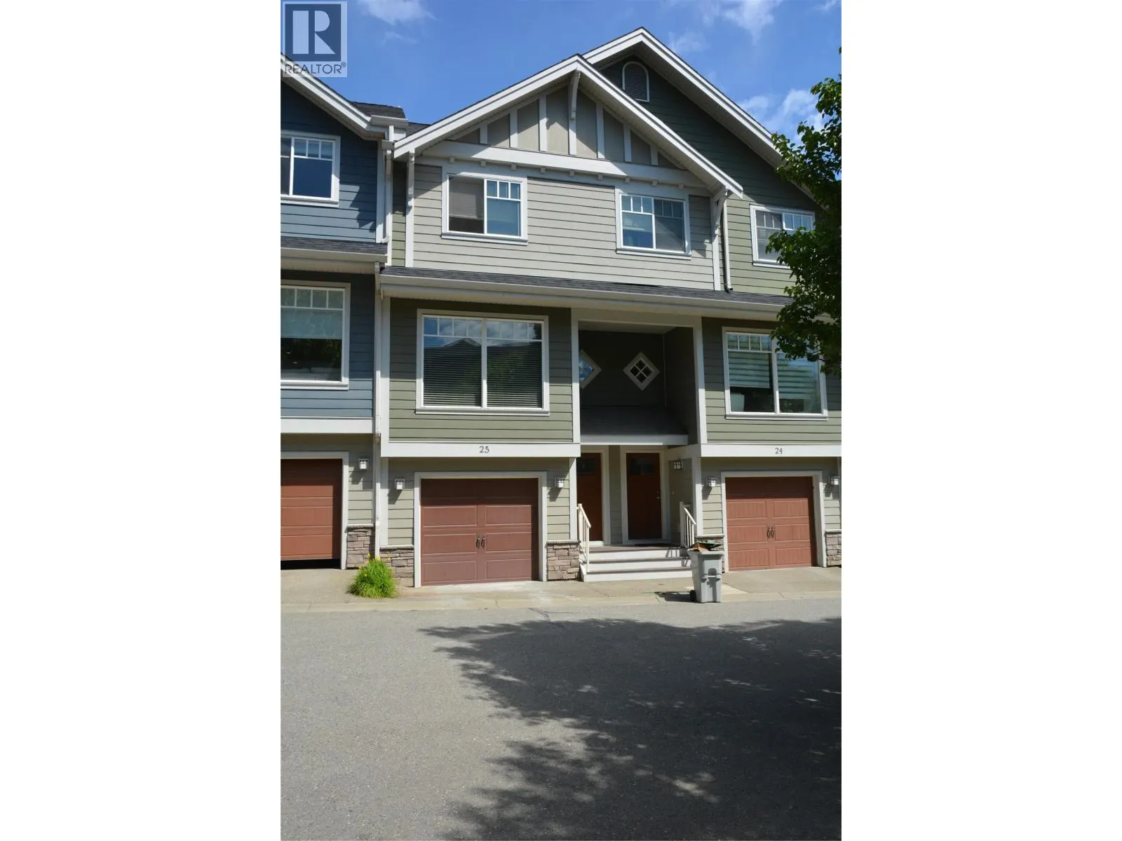 2860 VALLEYVIEW Drive Unit# 25
