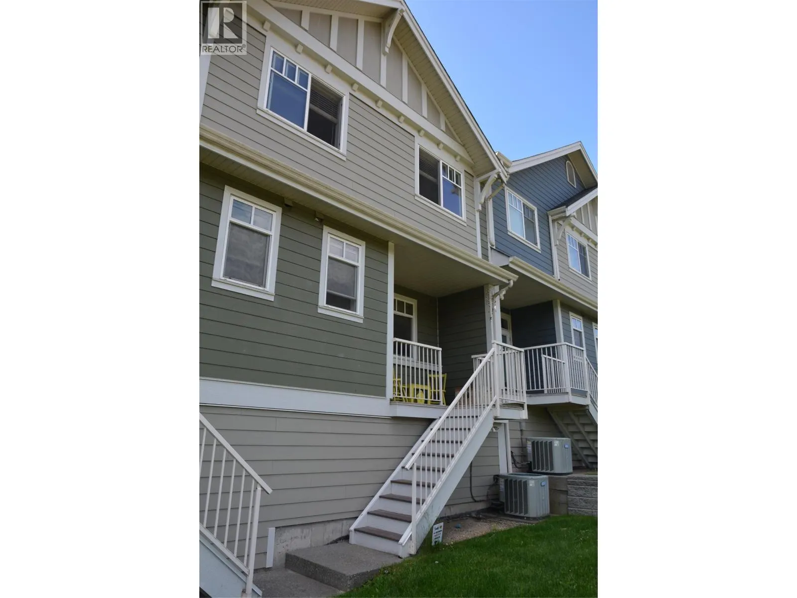 2860 VALLEYVIEW Drive Unit# 25