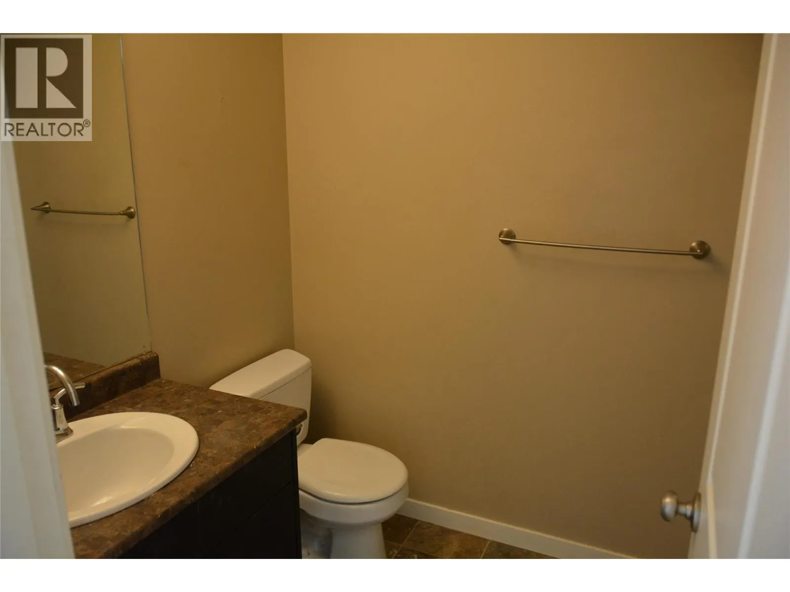 2860 VALLEYVIEW Drive Unit# 25