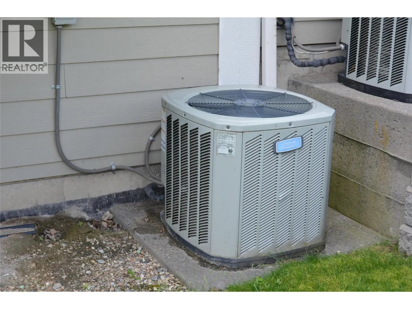 2860 VALLEYVIEW Drive Unit# 25