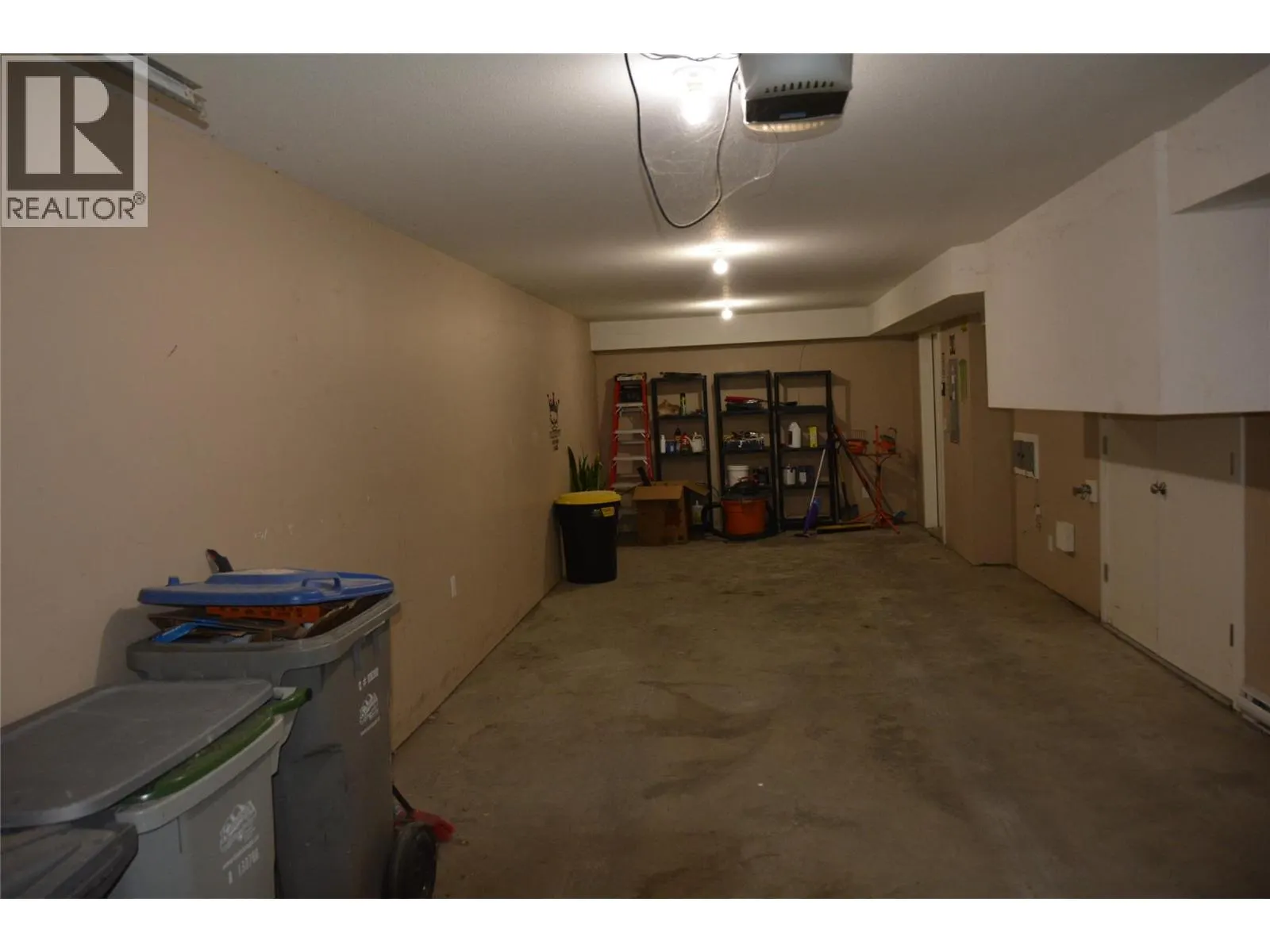 2860 VALLEYVIEW Drive Unit# 25