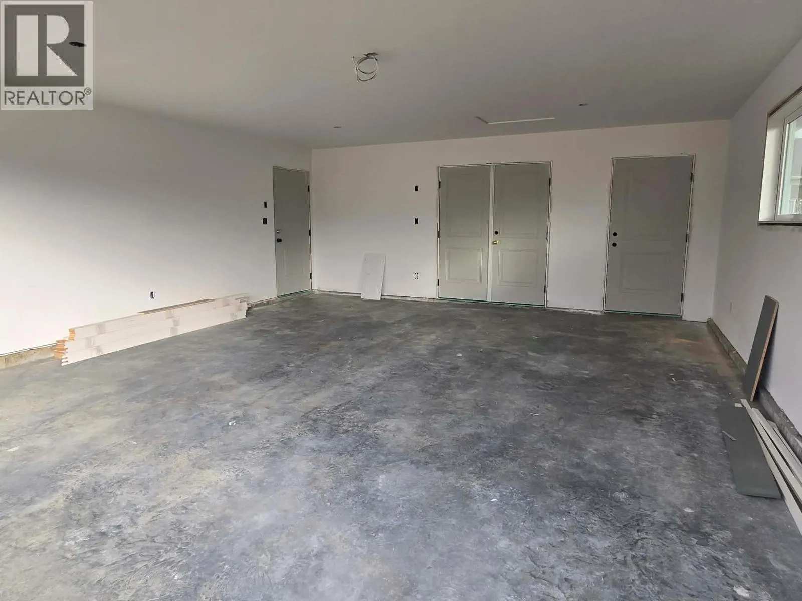 1537 Grandview Drive