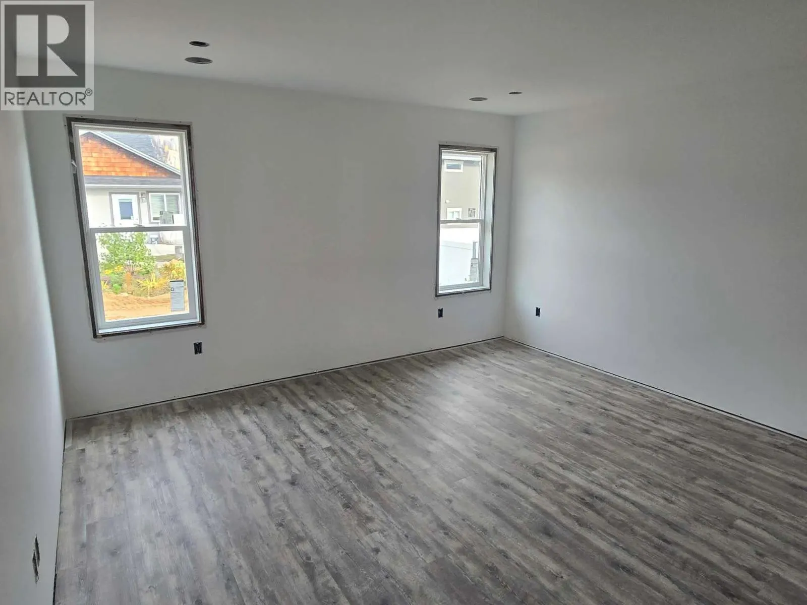 1537 Grandview Drive