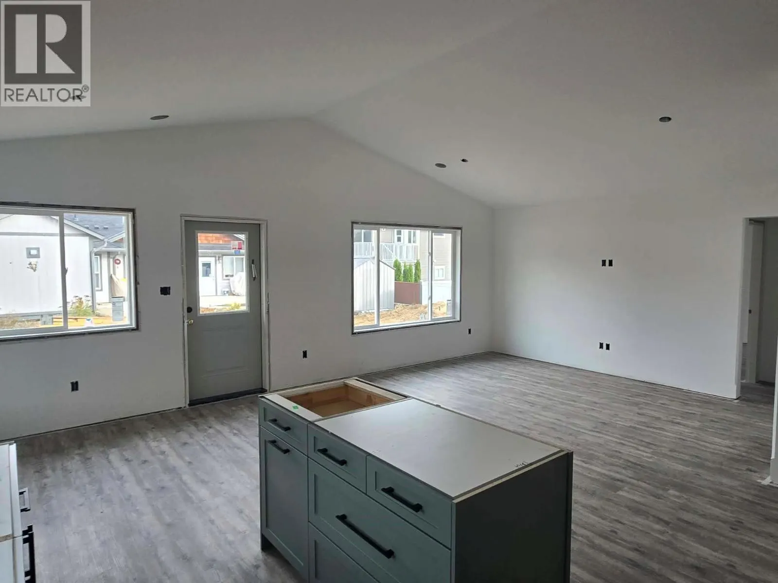 1537 Grandview Drive