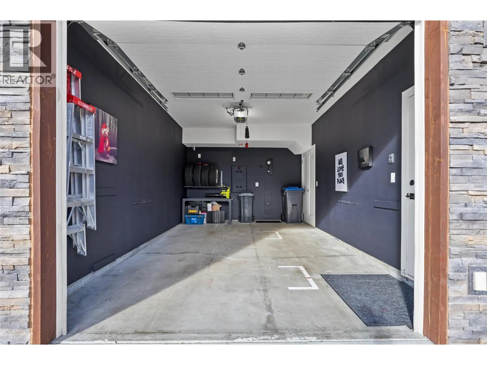 4000 Redstone Crescent Unit# 221