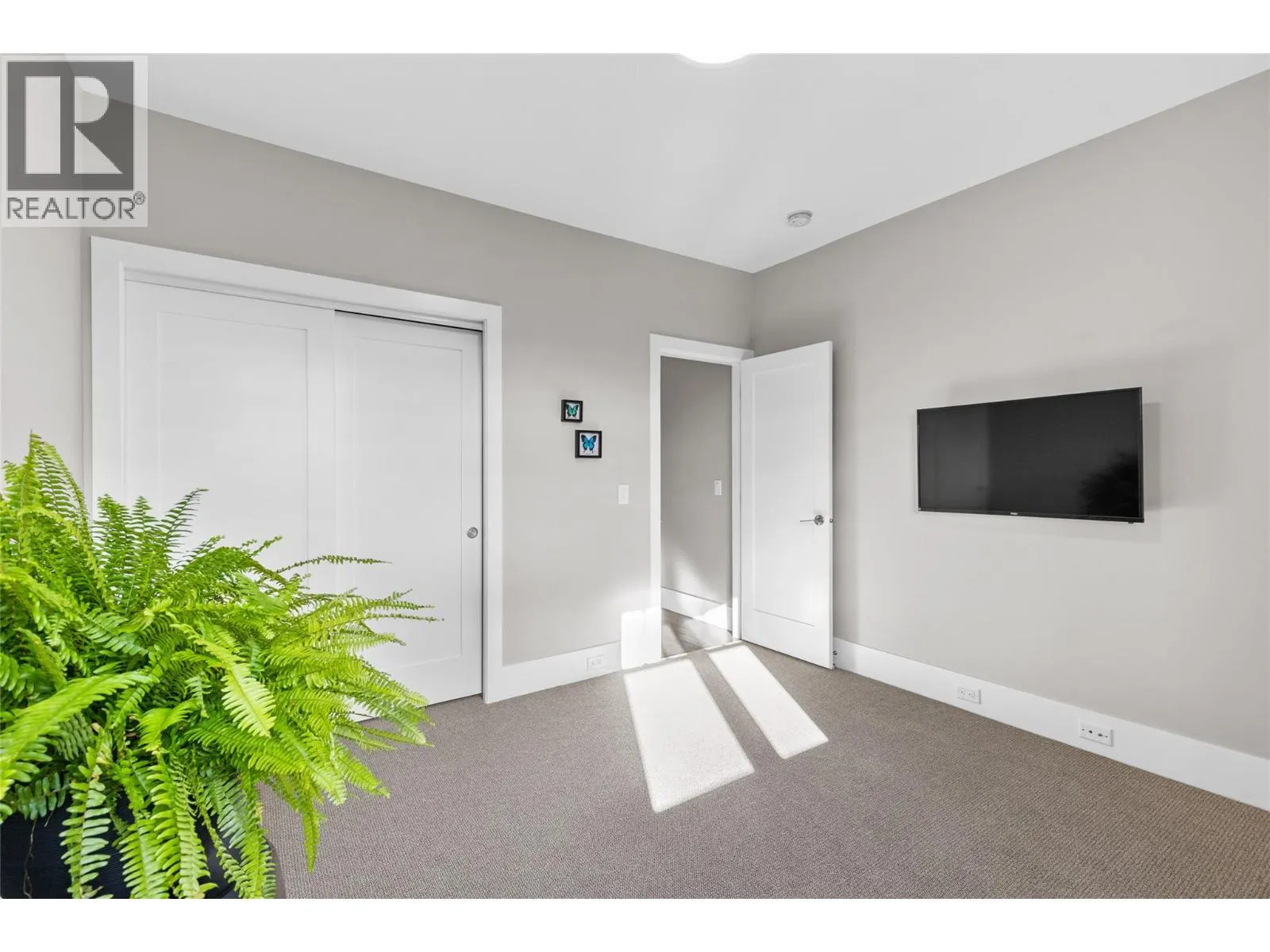 4000 Redstone Crescent Unit# 221