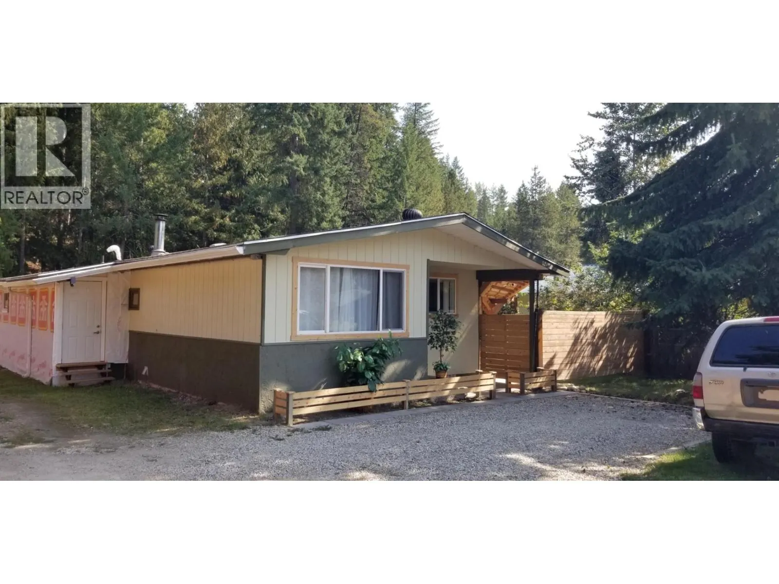 914 Columbia Crescent