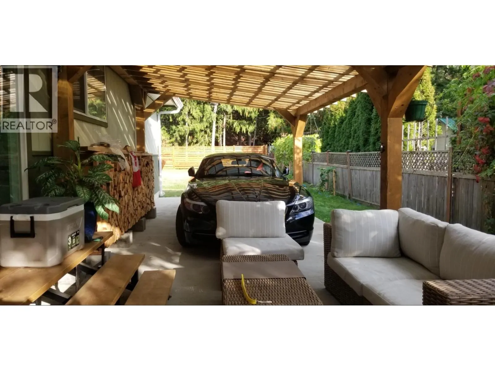 914 Columbia Crescent