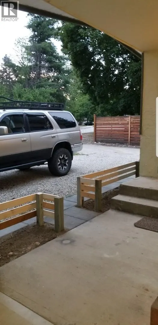 914 Columbia Crescent