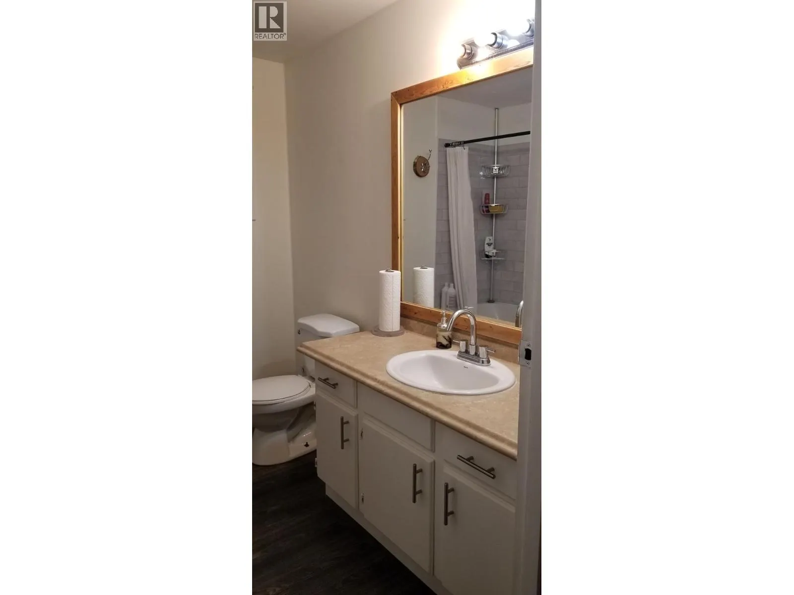 914 Columbia Crescent