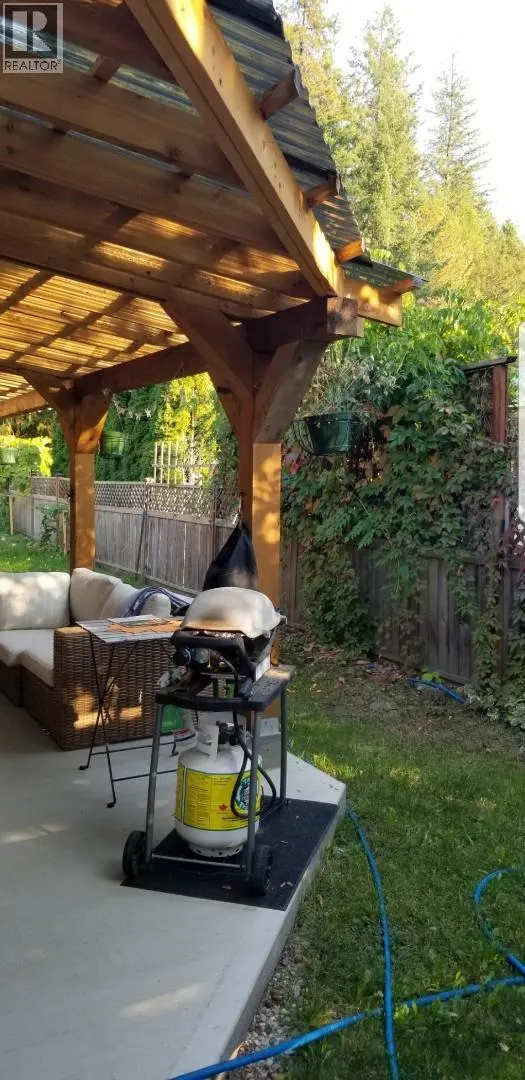 914 Columbia Crescent