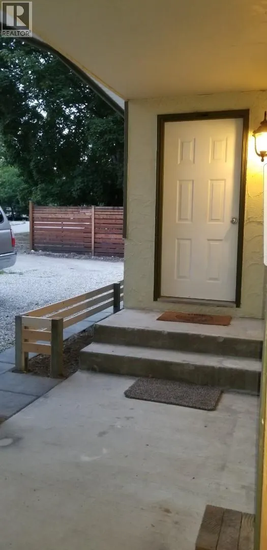 914 Columbia Crescent