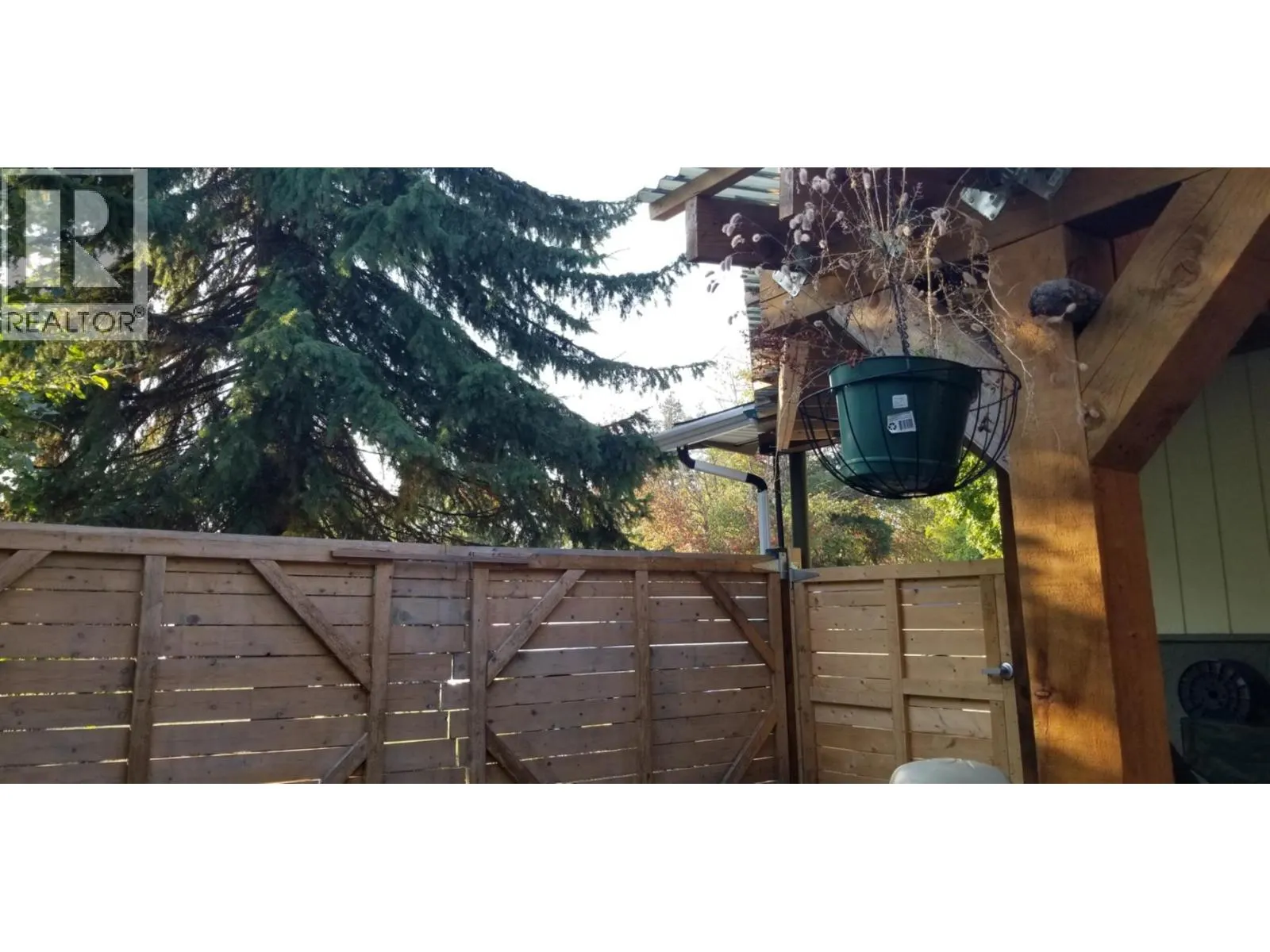 914 Columbia Crescent