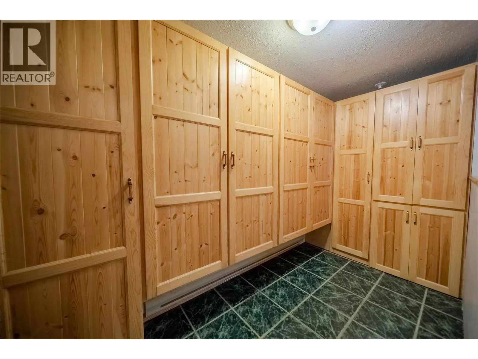 7825 Jaffray Baynes Lake Road Road