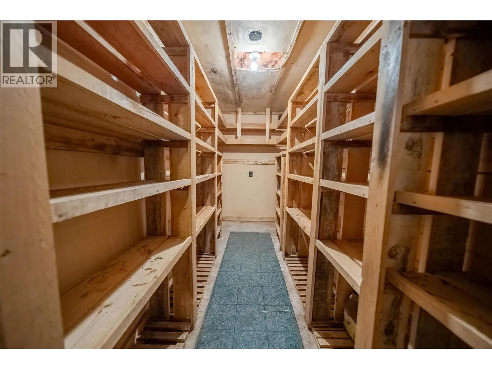 7825 Jaffray Baynes Lake Road Road