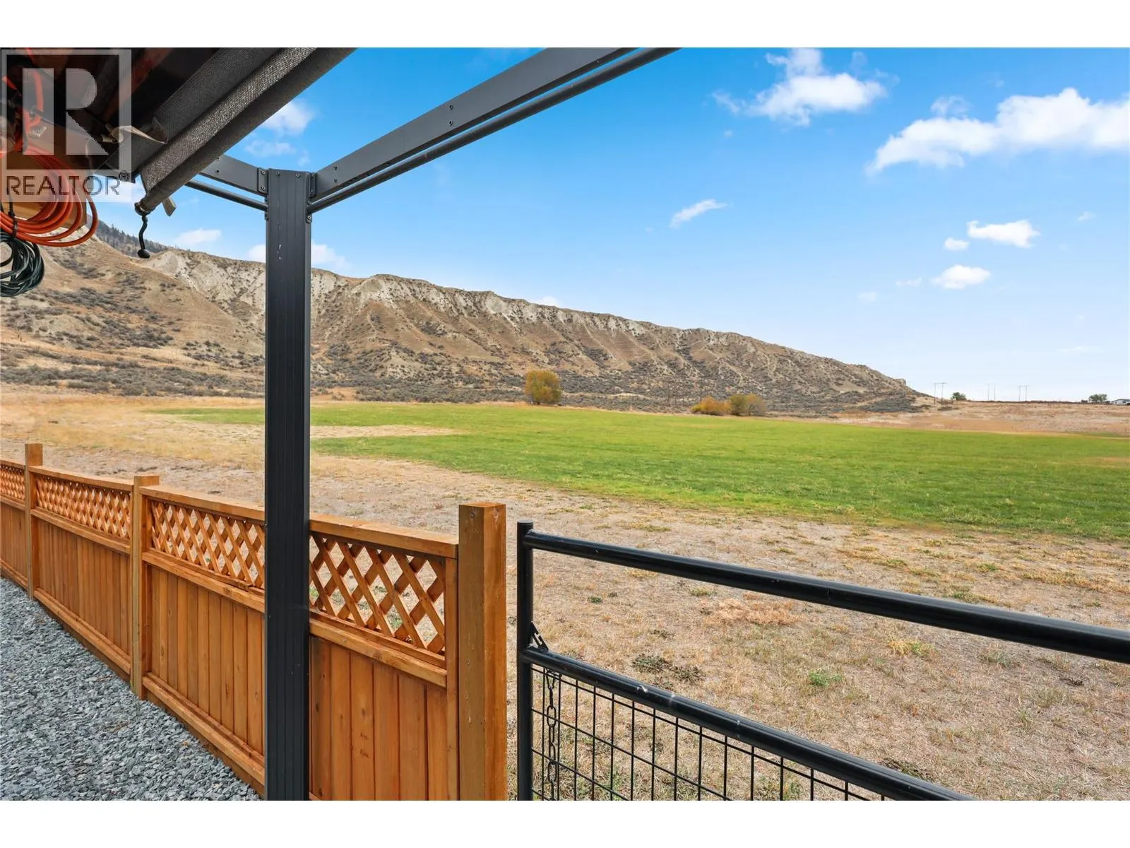 712 SHUSWAP  E Road Unit# 11