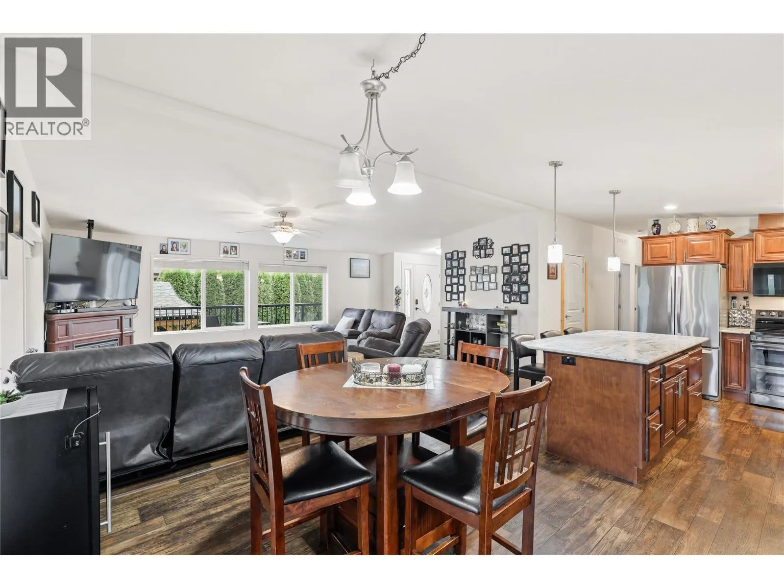 712 SHUSWAP  E Road Unit# 11