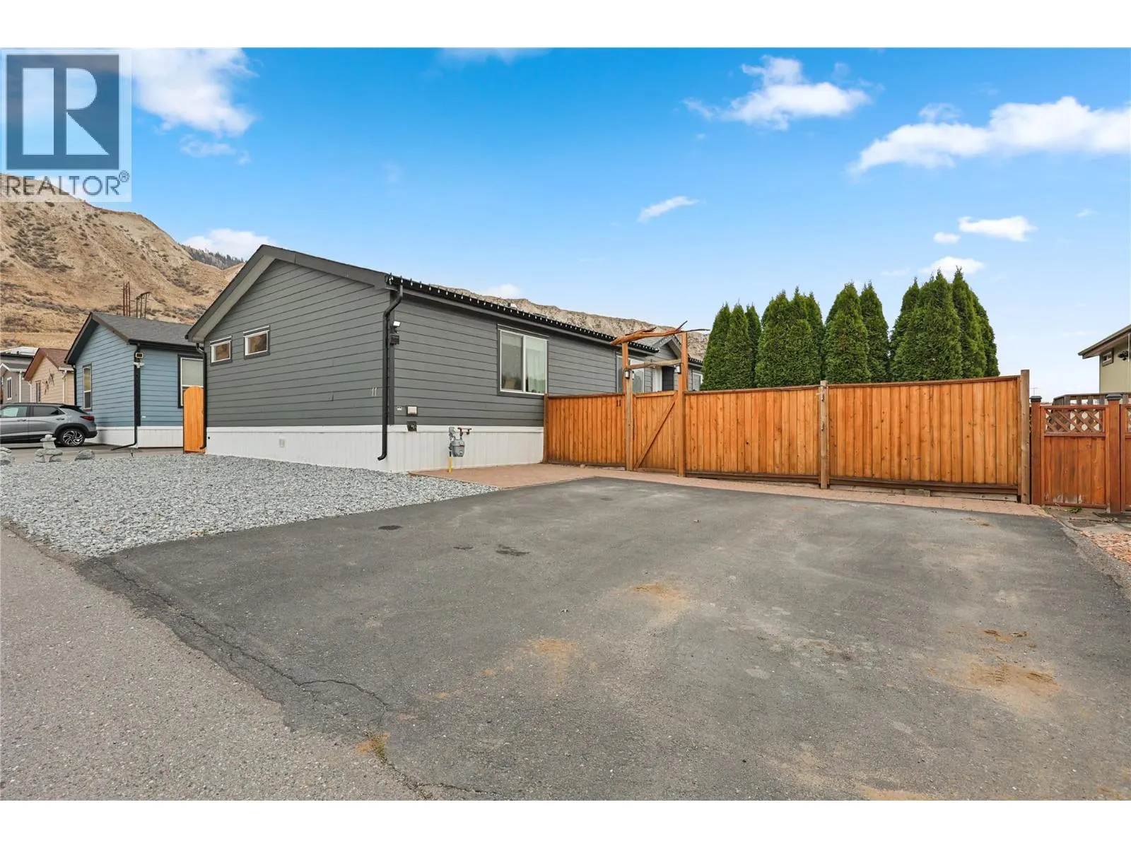 712 SHUSWAP  E Road Unit# 11