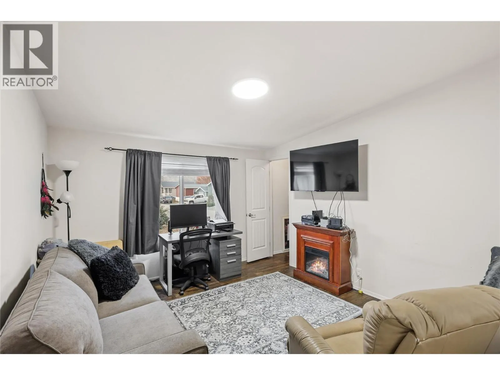 712 SHUSWAP  E Road Unit# 11