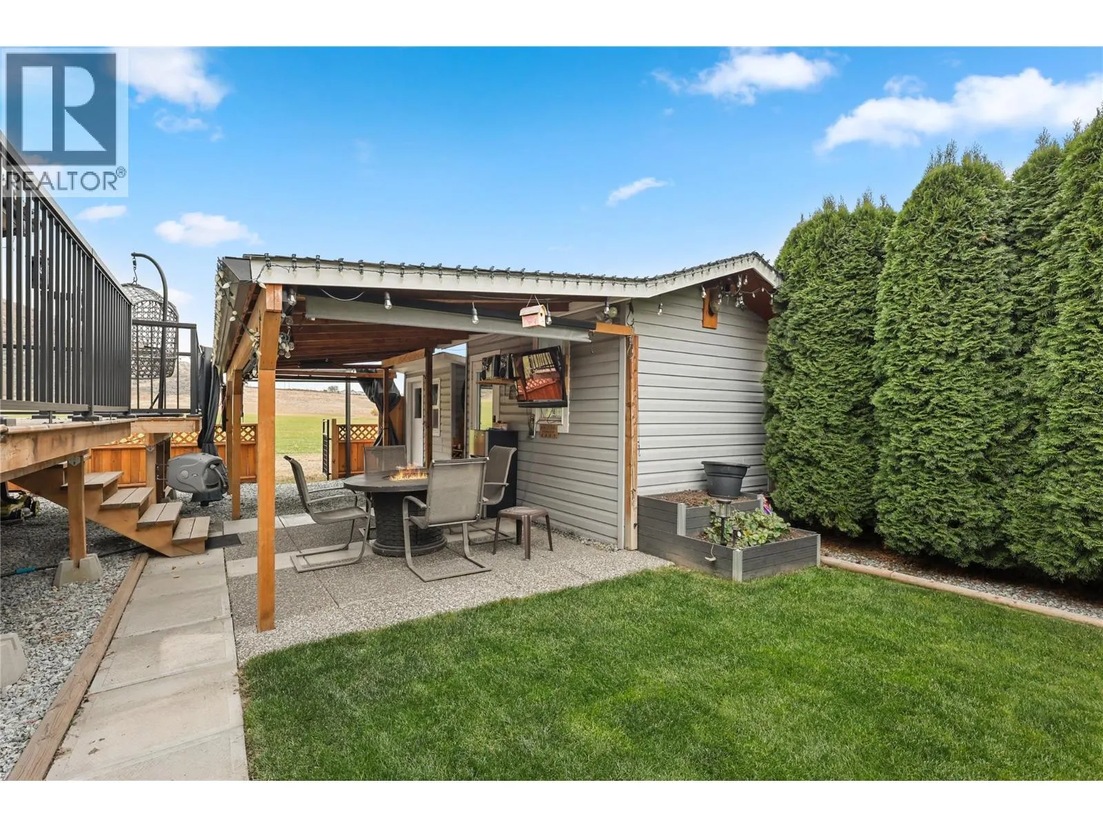 712 SHUSWAP  E Road Unit# 11