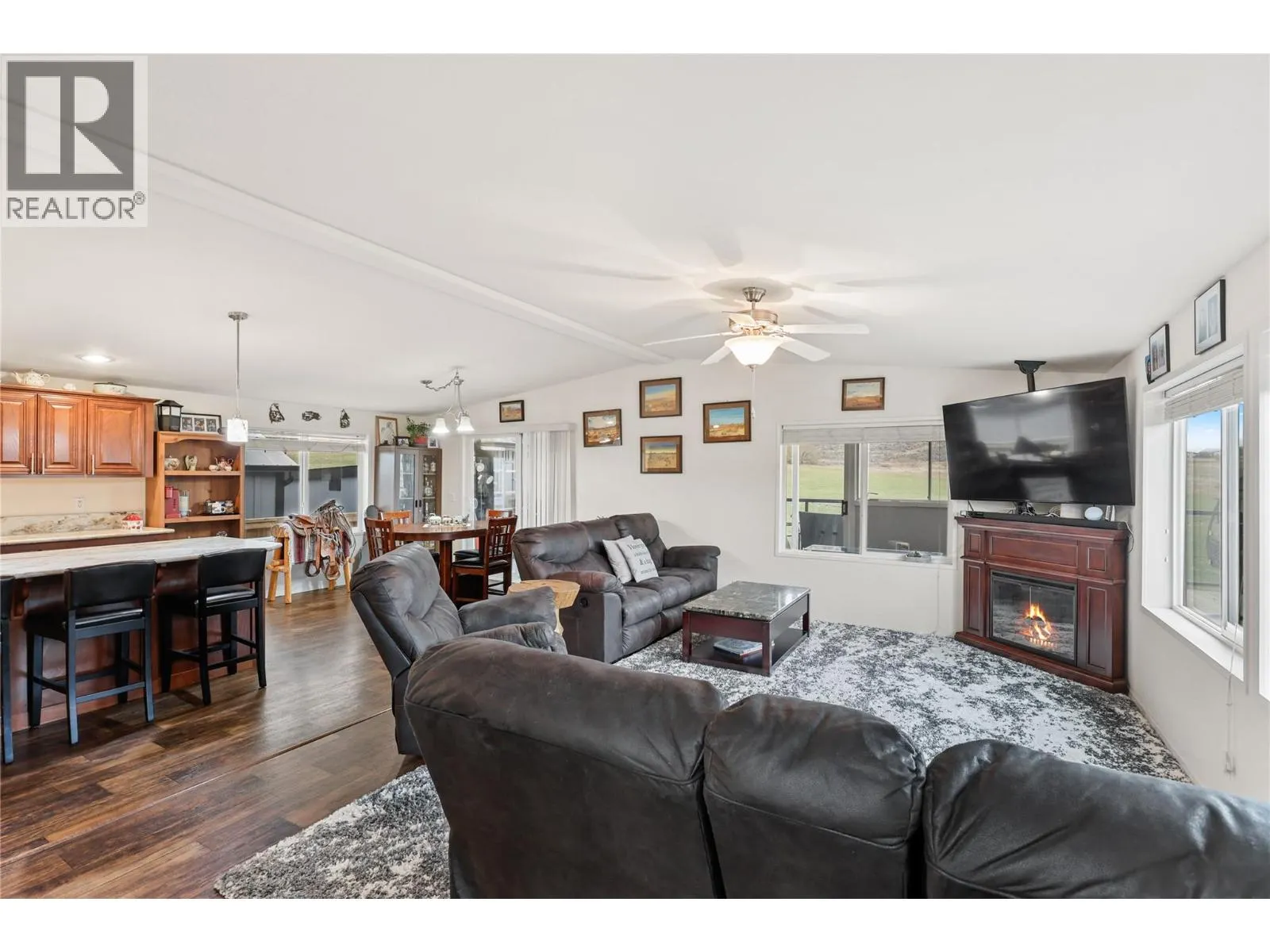 712 SHUSWAP  E Road Unit# 11