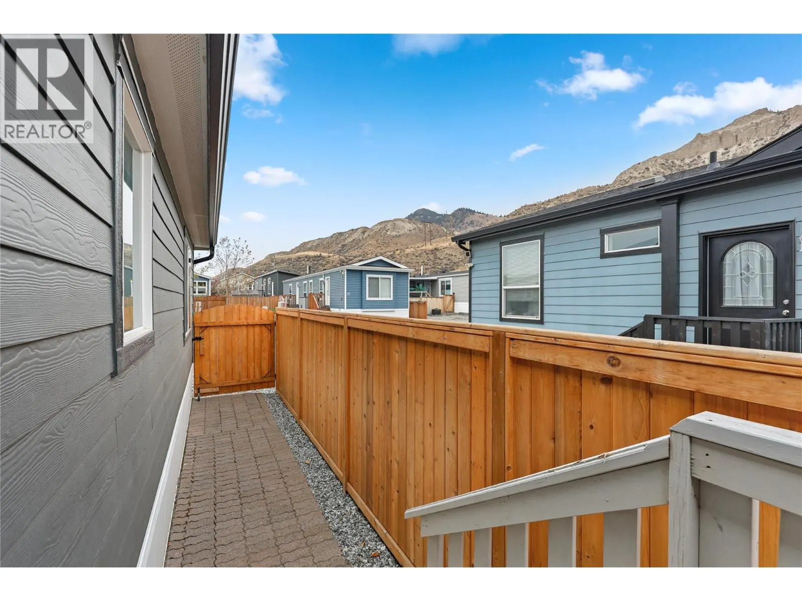 712 SHUSWAP  E Road Unit# 11