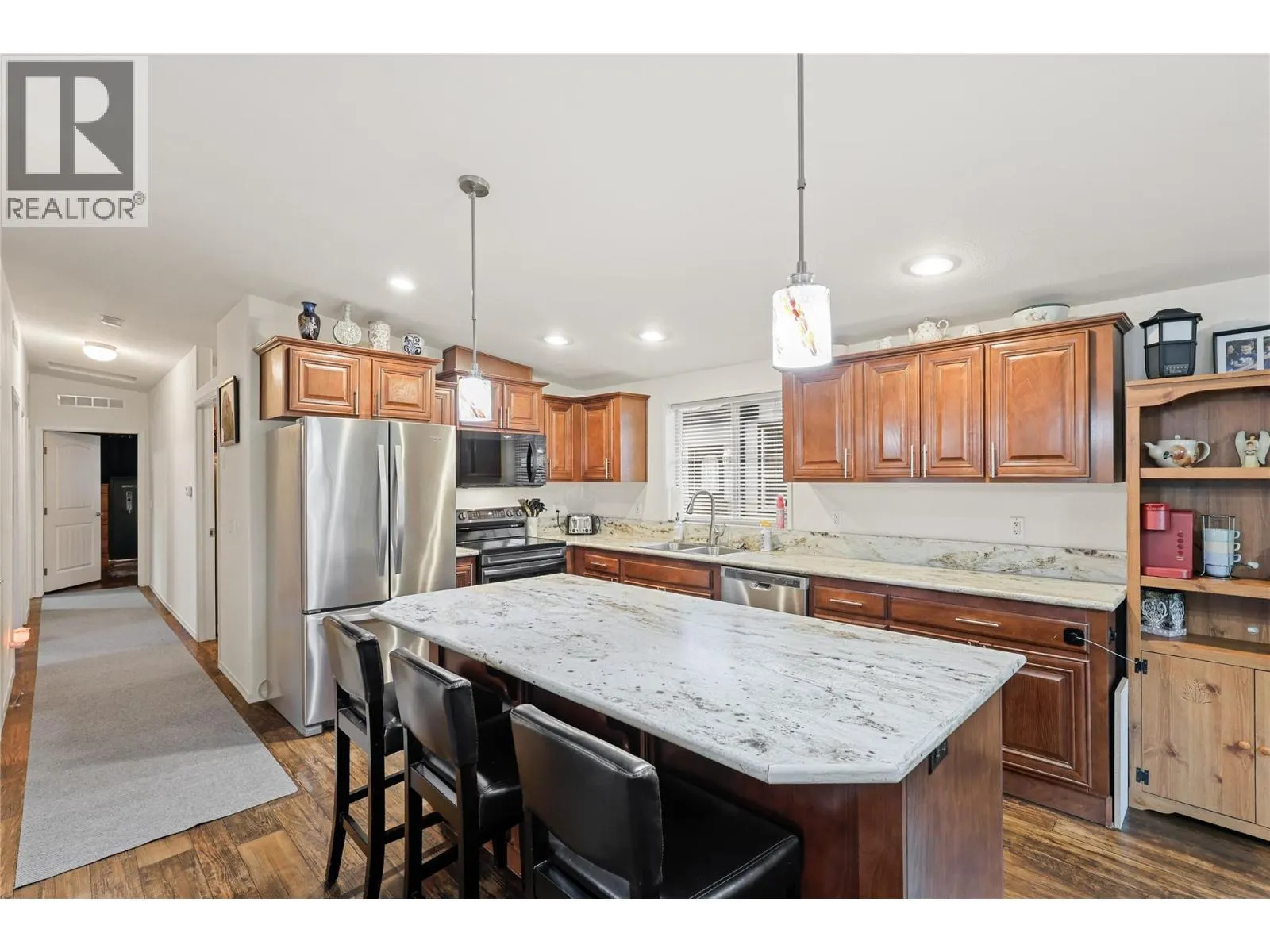 712 SHUSWAP  E Road Unit# 11