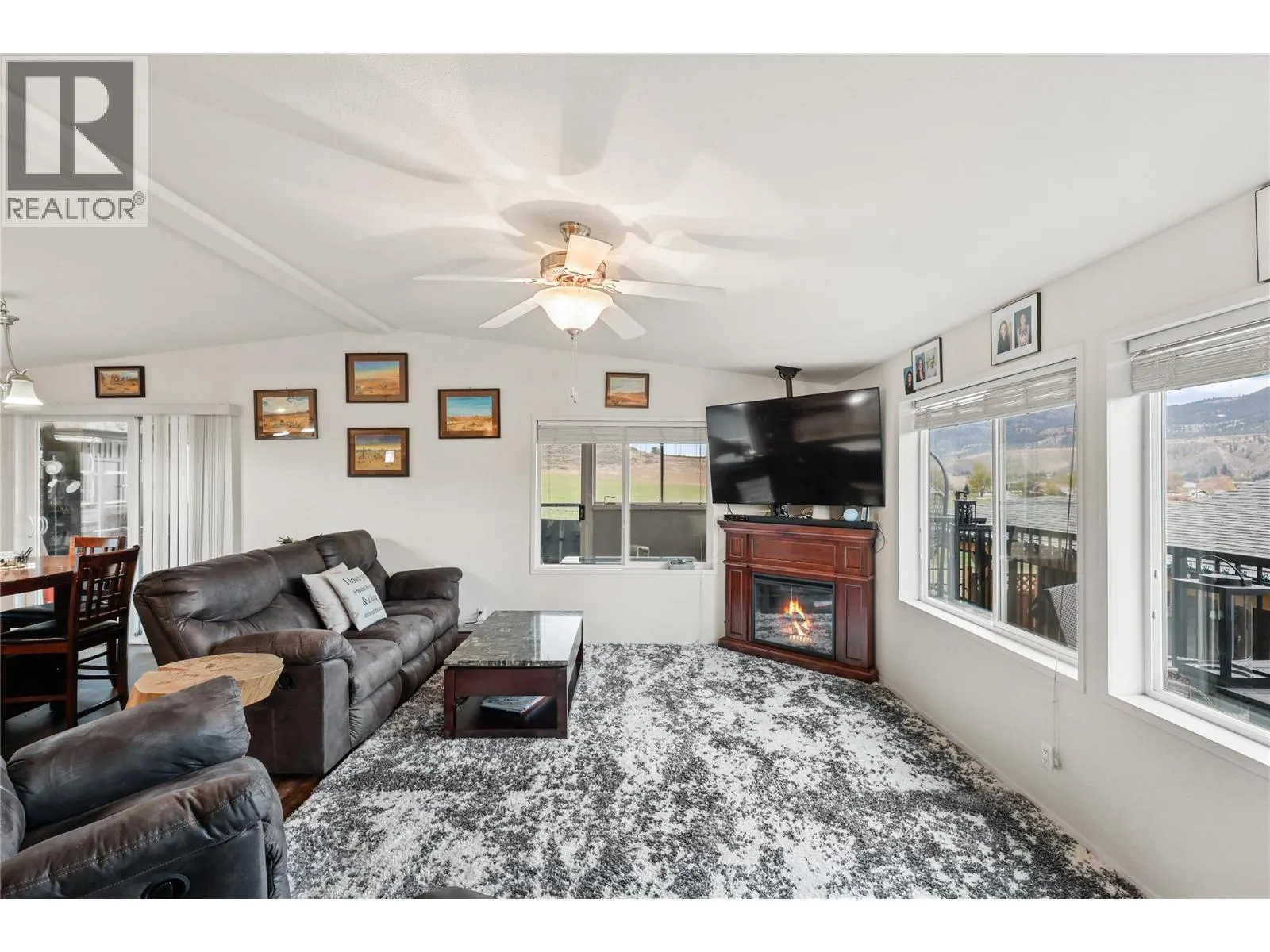 712 SHUSWAP  E Road Unit# 11