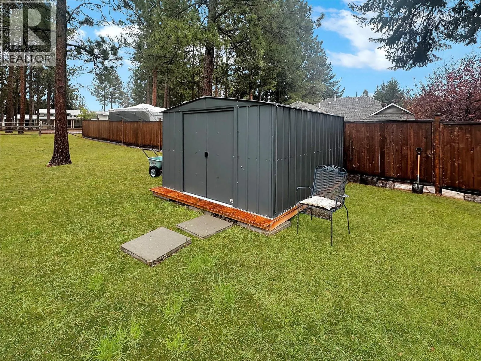 100 DEERVIEW Crescent