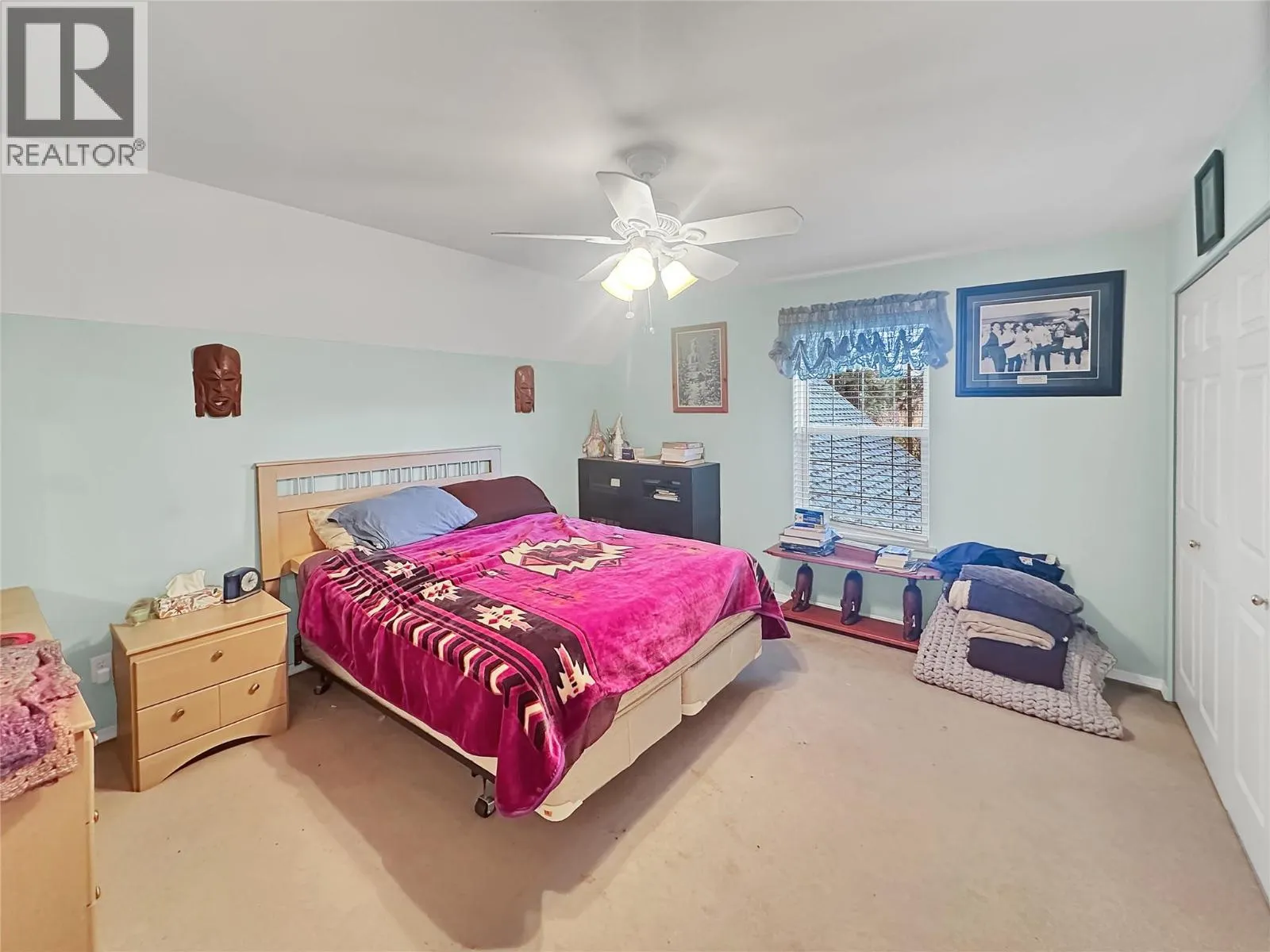 100 DEERVIEW Crescent