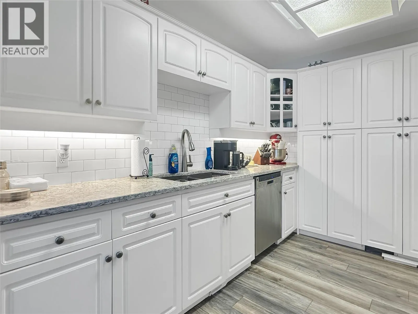 100 DEERVIEW Crescent