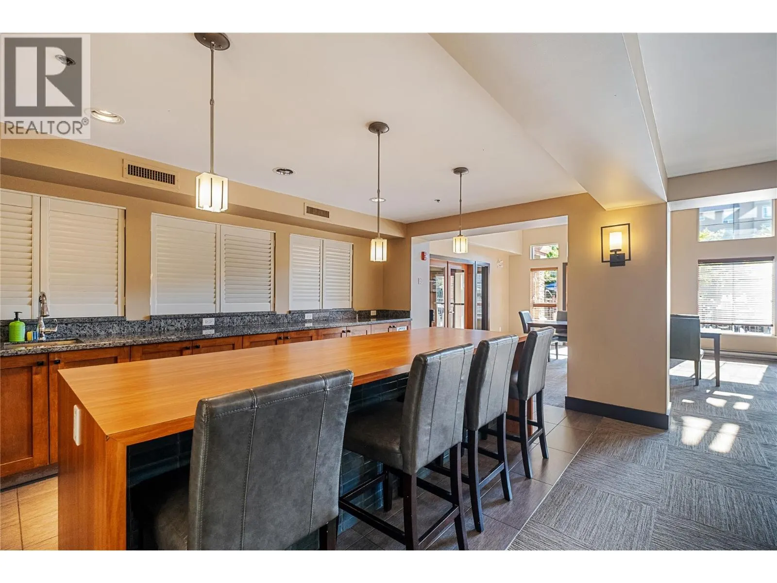 1093 Sunset Drive Unit# 307