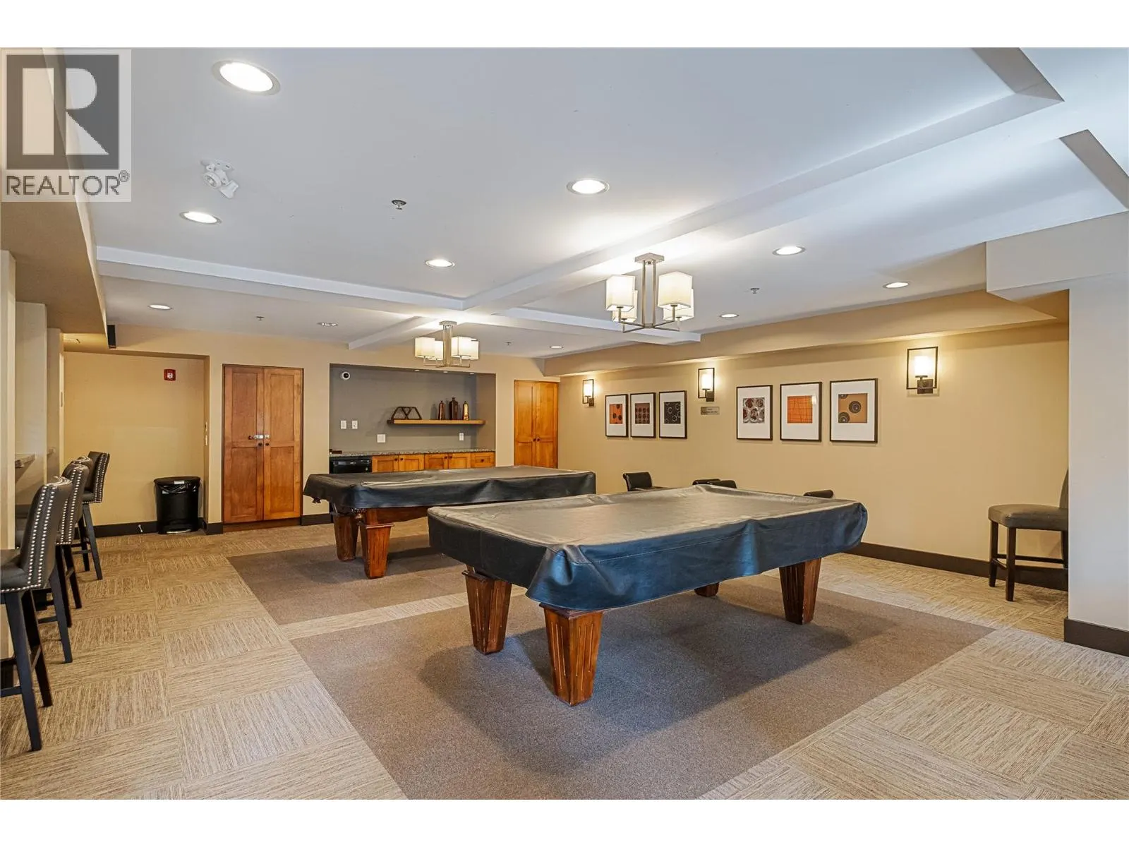 1093 Sunset Drive Unit# 307