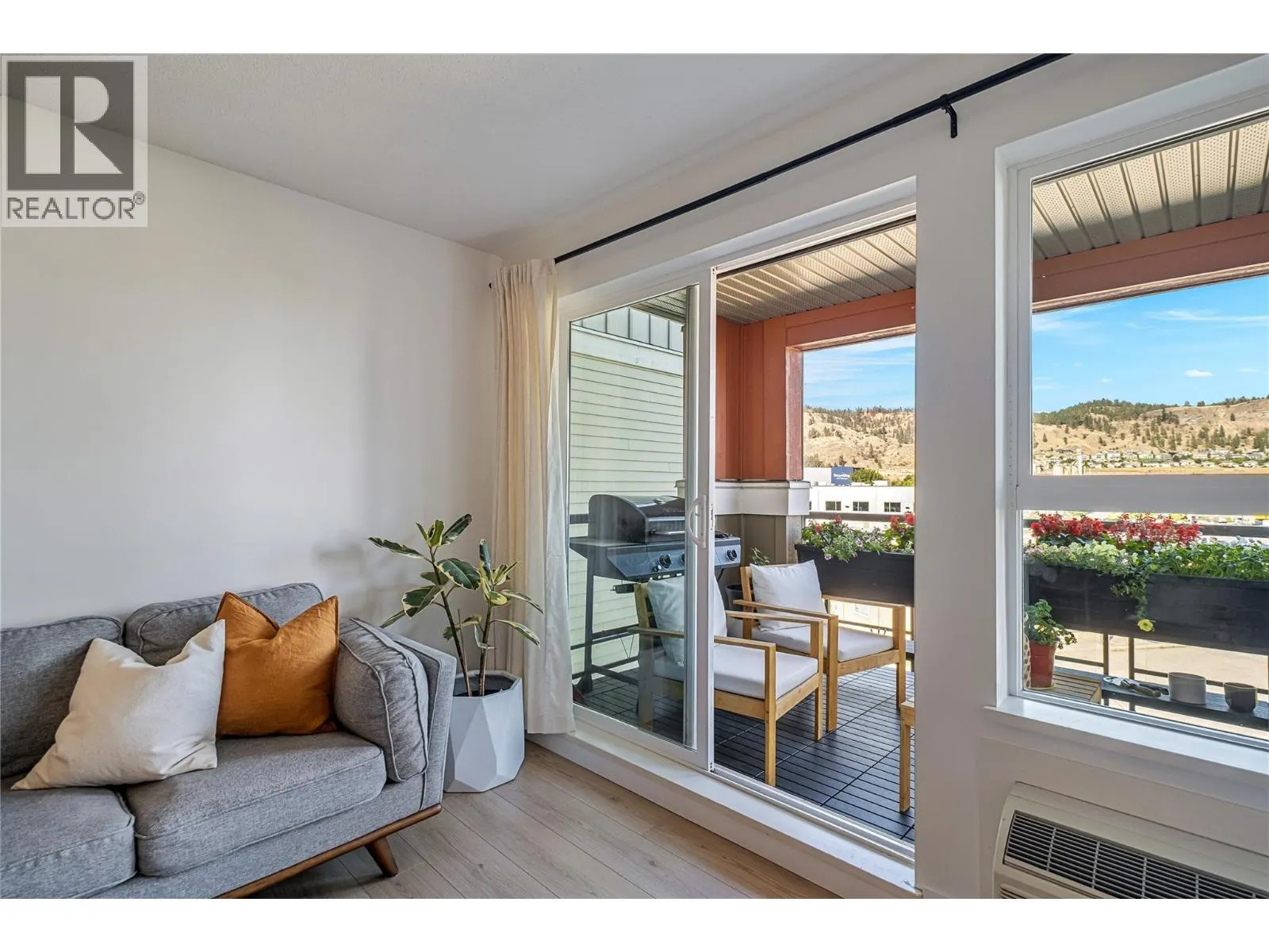 1093 Sunset Drive Unit# 307