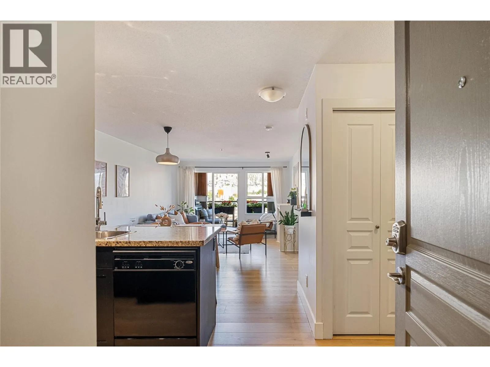 1093 Sunset Drive Unit# 307