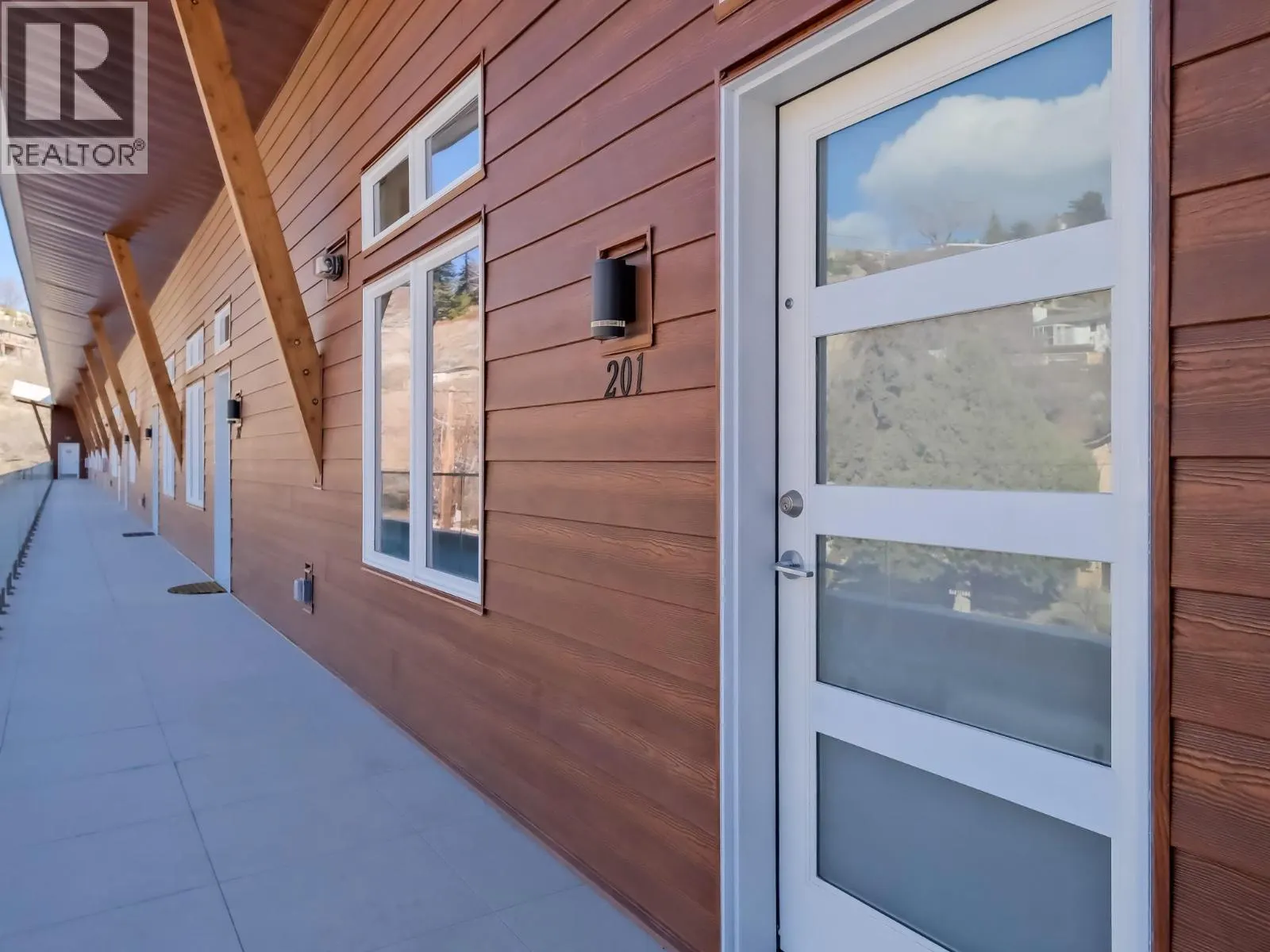 13417 Lakeshore Drive S Unit# 201