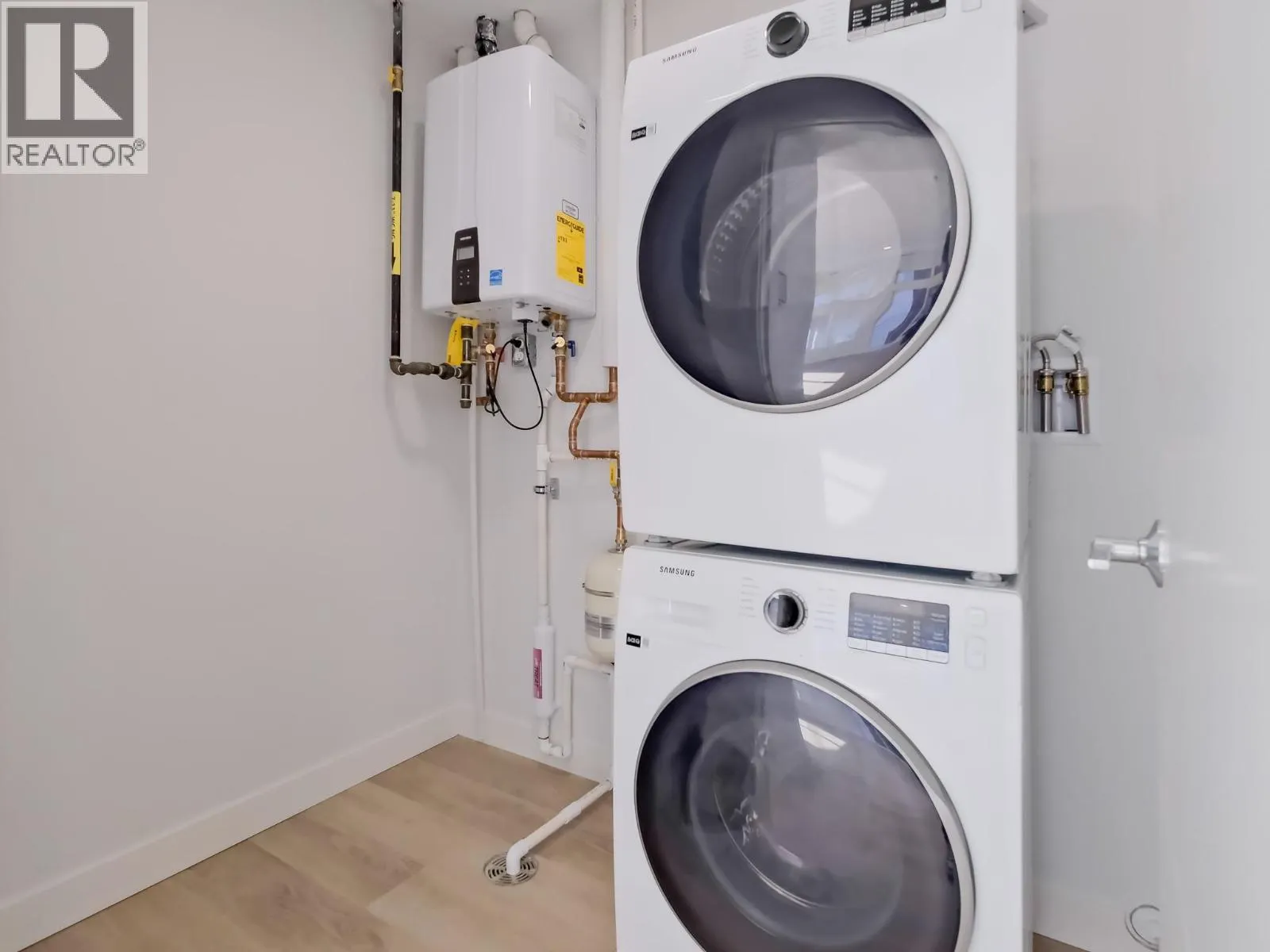 13417 Lakeshore Drive S Unit# 201