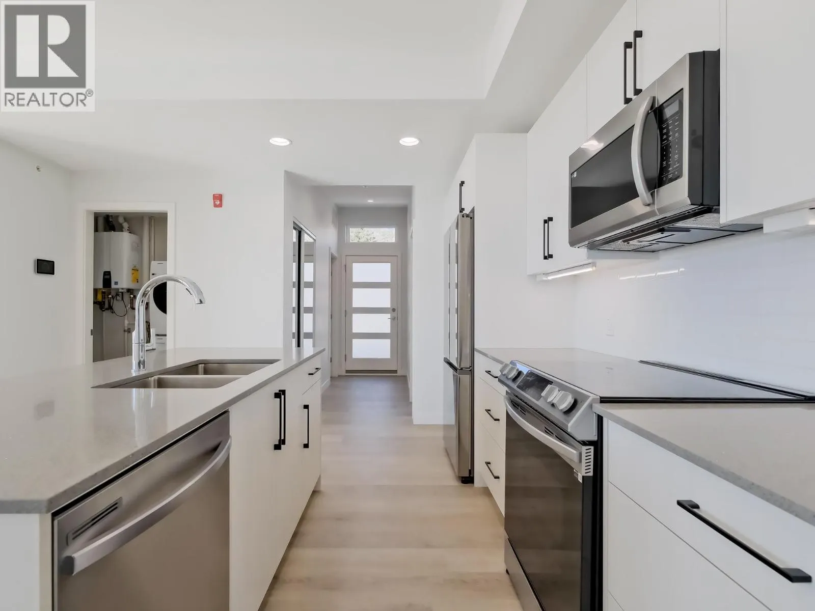 13417 Lakeshore Drive S Unit# 201